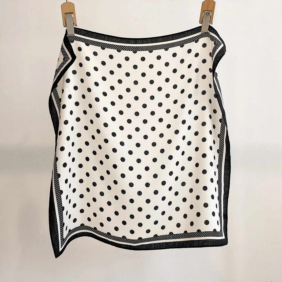 Luxury Polka Dot Printed Squar - Face Scarf Mask บทวิจารณ์และราคา