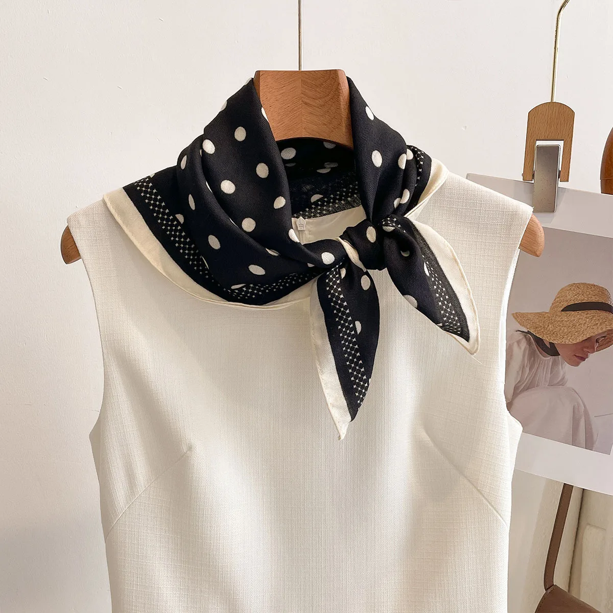 Luxury Polka Dot Printed Squar - Face Scarf Mask บทวิจารณ์และราคา
