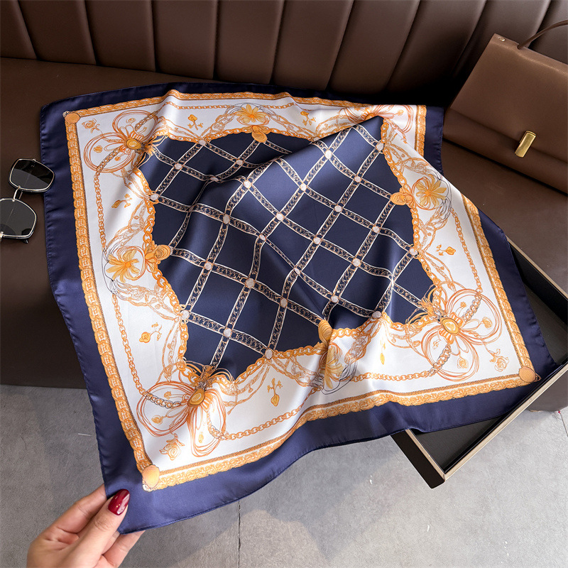 Blue Classic Chain Print Squar - Ascot Neck Scarf บทวิจารณ์และราคา