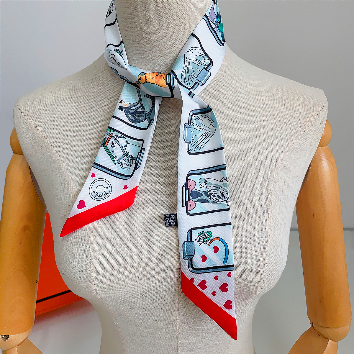 Brand Design Twill 100% Silk S - Face Scarf Mask บทวิจารณ์และราคา