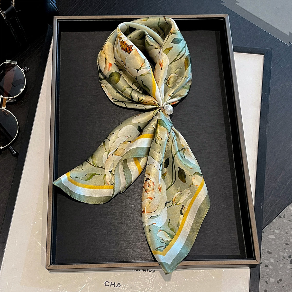 Designer Floral Square 65cm Ne - Bandana Cotton บทวิจารณ์และราคา