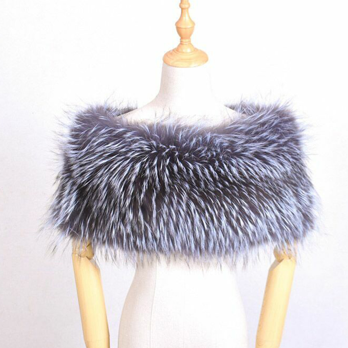 Luxury Satin Square Scarf Pais - Ascot Neck Scarf บทวิจารณ์และราคา