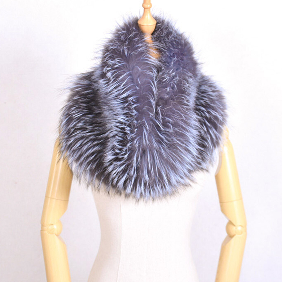 Luxury Satin Square Scarf Pais - Ascot Neck Scarf บทวิจารณ์และราคา