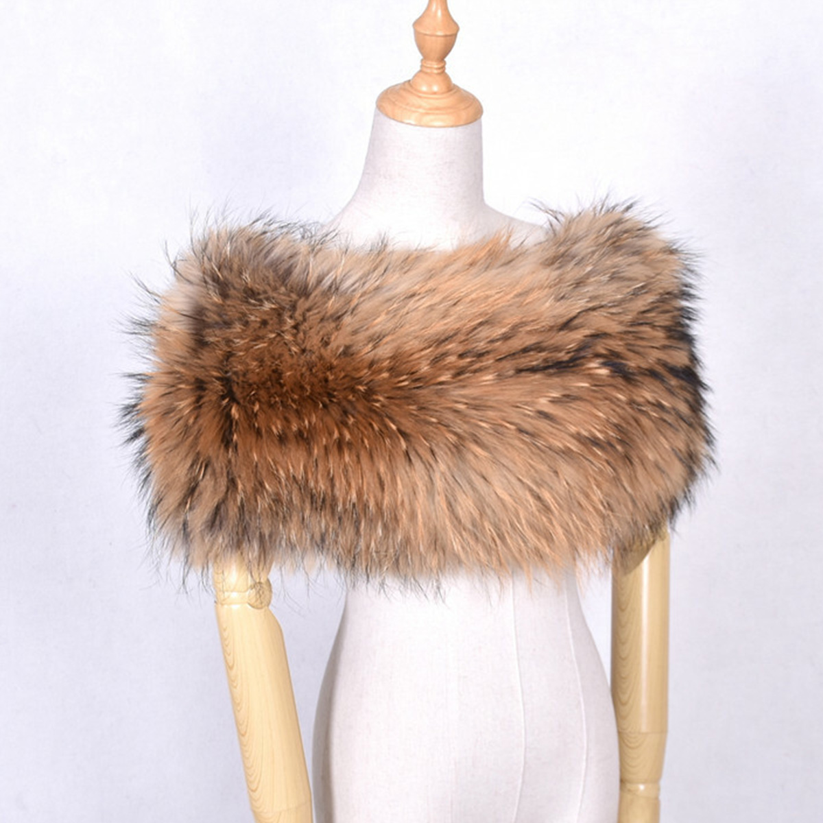 Luxury Satin Square Scarf Pais - Ascot Neck Scarf บทวิจารณ์และราคา