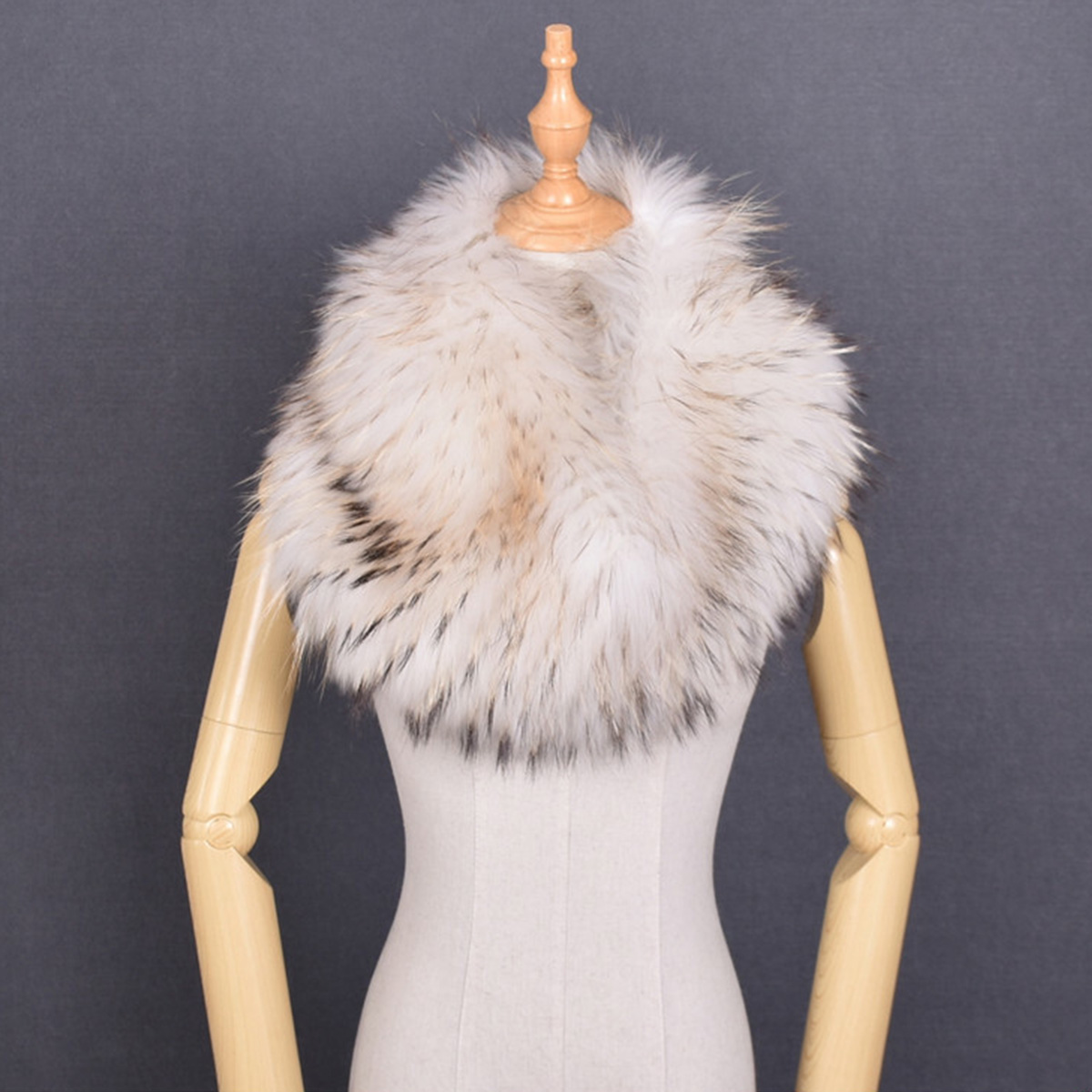 Luxury Satin Square Scarf Pais - Ascot Neck Scarf บทวิจารณ์และราคา