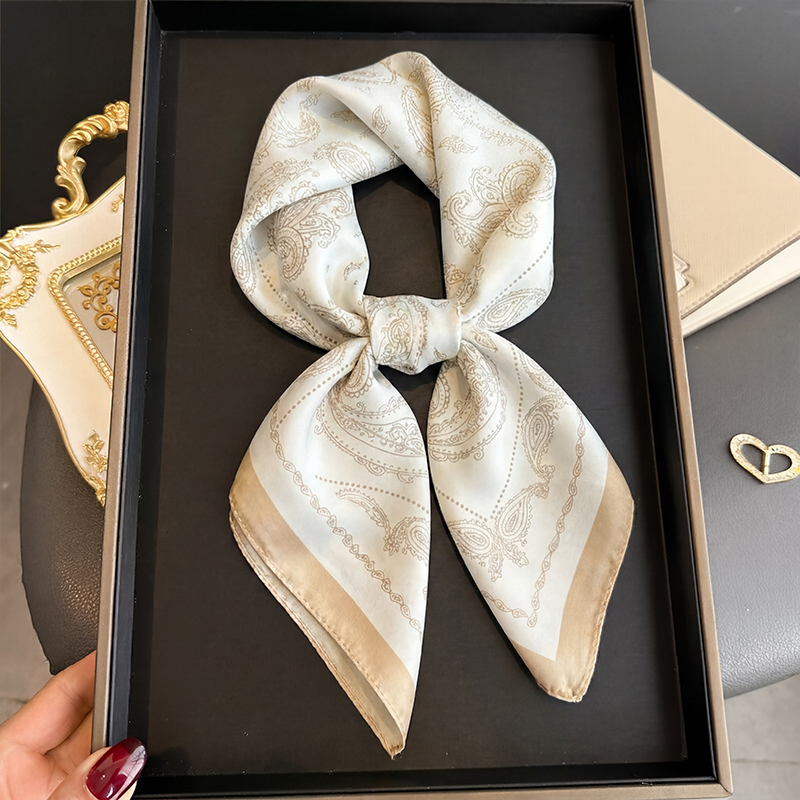Vintage Beige Paisley Print Sq - Ascot Neck Scarf บทวิจารณ์และราคา