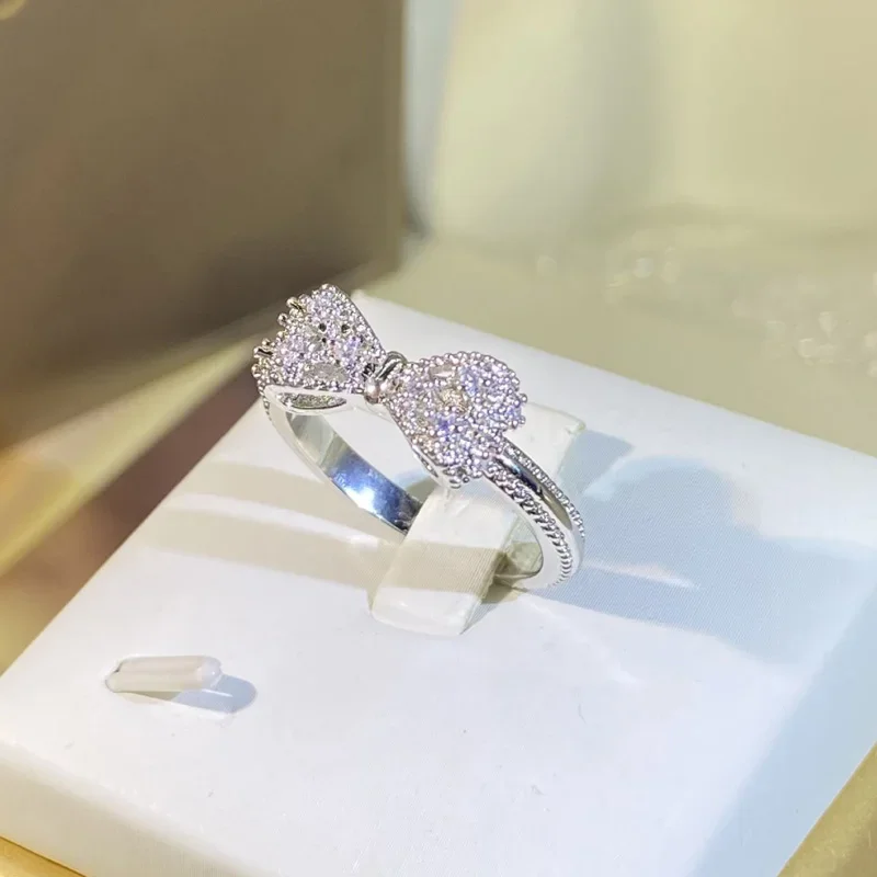 Fancy Bow Ring with Dazzling C - Tie Clip Silver บทวิจารณ์และราคา
